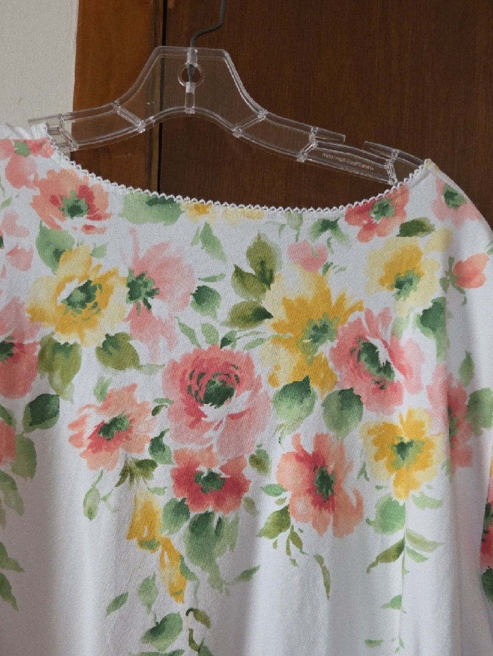 WORN ONCE Women’s White Floral Sequin Scoop Neck Top - Picture 7 of 10
